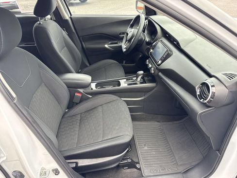 Used 2023 Nissan Kicks SV w/ Exterior Package FWD image 28