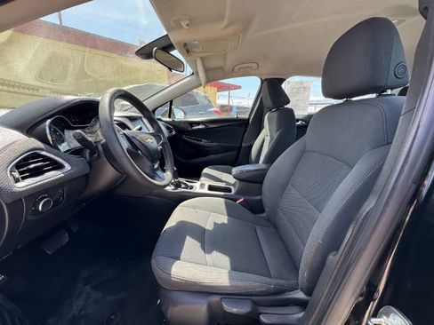 Used 2017 Chevrolet Cruze LS image 9