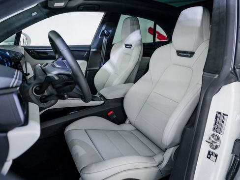 New 2026 Porsche Macan Turbo Electric image 5