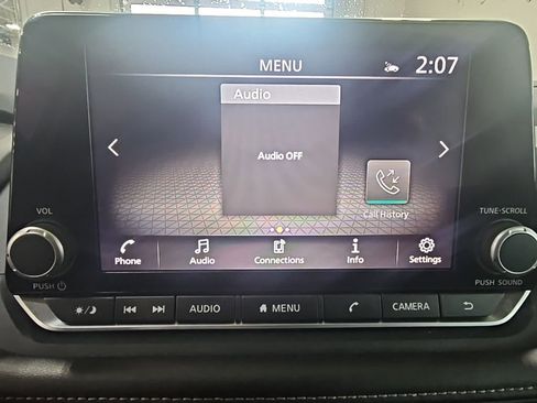 Used 2025 Nissan Rogue SV image 17