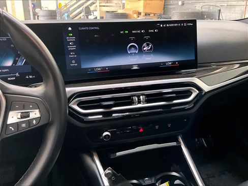 Used 2023 BMW i4 eDrive40 RWD image 9