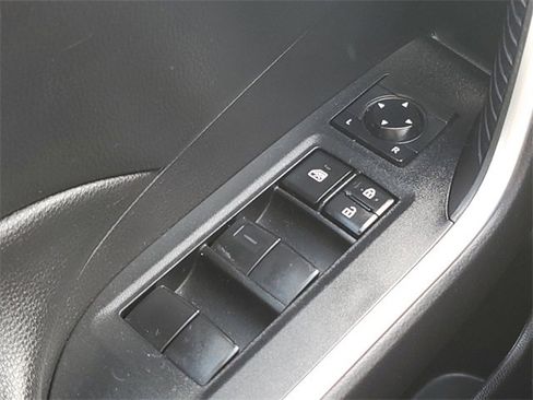 Used 2020 Toyota RAV4 LE image 23