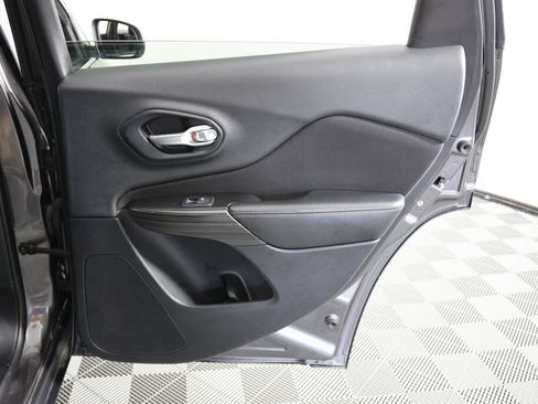 Used 2014 Jeep Cherokee Latitude FWD image 21