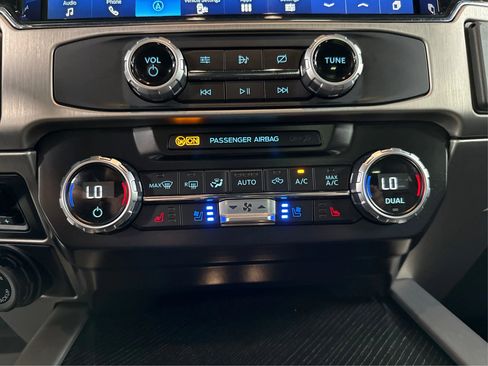 Used 2022 Ford F450 Platinum w/ FX4 Off-Road Package image 30