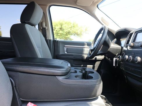 Used 2021 RAM 1500 Classic SLT AWD/4WD image 17