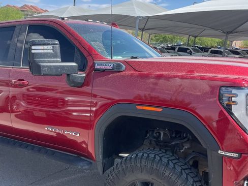 Used 2024 GMC Sierra 2500 AT4 w/ AT4 Preferred Package AWD/4WD image 5