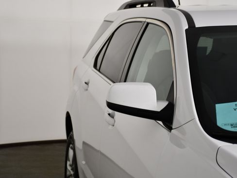 Used 2017 Chevrolet Equinox LT w/ Convenience Package AWD/4WD image 14
