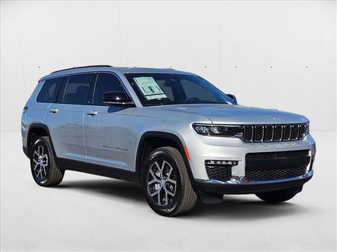 New 2025 Jeep Grand Cherokee L Limited w/ Trailer Tow Package image 7