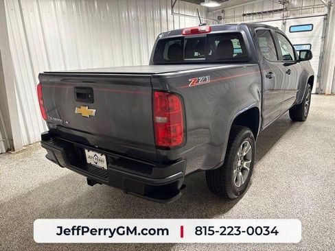 Used 2017 Chevrolet Colorado Z71 AWD/4WD image 3
