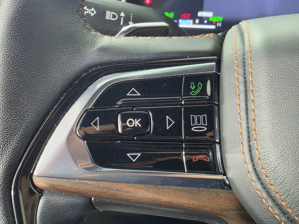 Used 2023 Jeep Grand Cherokee Summit w/ Advanced Protech Group IV AWD/4WD image 23