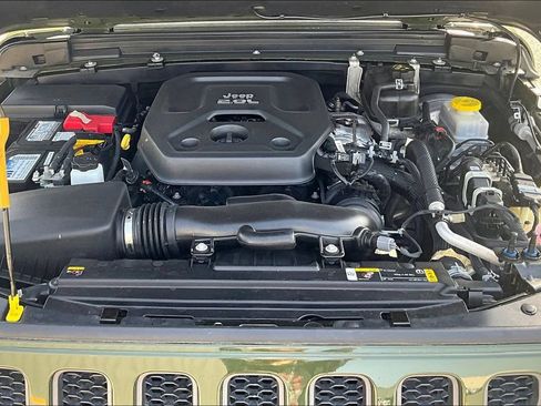 Used 2021 Jeep Wrangler Unlimited Sport AWD/4WD image 9