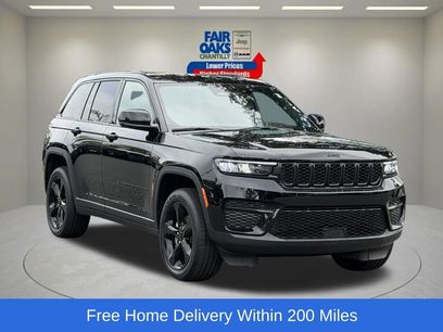 Used 2025 Jeep Grand Cherokee Altitude