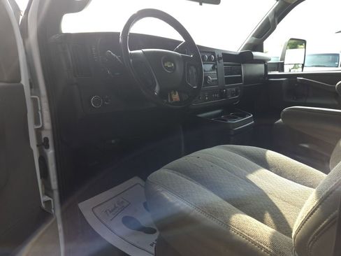 Used 2022 Chevrolet Express 3500 w/ Power Convenience Package image 19