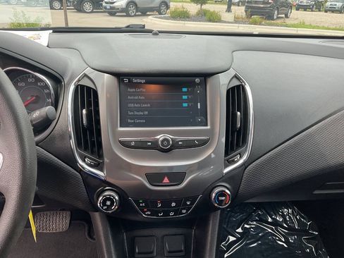 Used 2016 Chevrolet Cruze LT FWD image 22