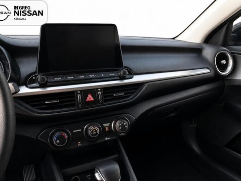 Used 2024 Kia Forte LXS w/ LXS Technology Package FWD image 8