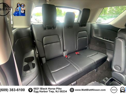 Used 2024 Nissan Pathfinder Platinum w/ Lighting Package (N93) AWD/4WD image 25