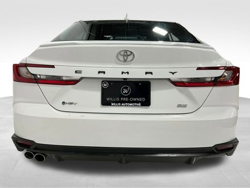 Used 2025 Toyota Camry SE image 6