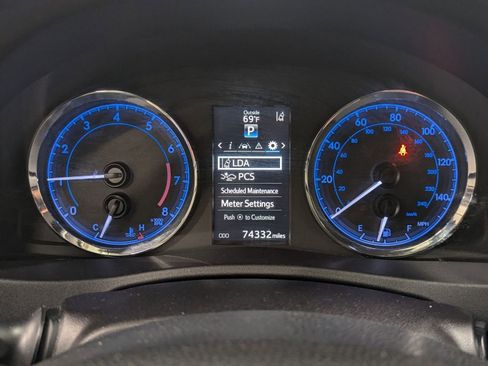 Used 2017 Toyota Corolla SE w/ Carpet Mat Package (TMS) image 14