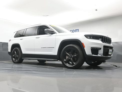 Used 2022 Jeep Grand Cherokee L Limited AWD/4WD image 29