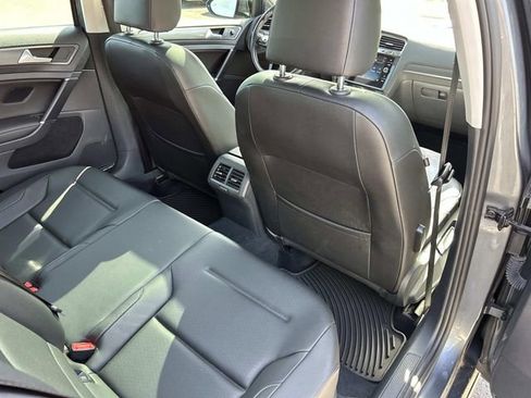 Used 2018 Volkswagen Golf SE FWD image 23