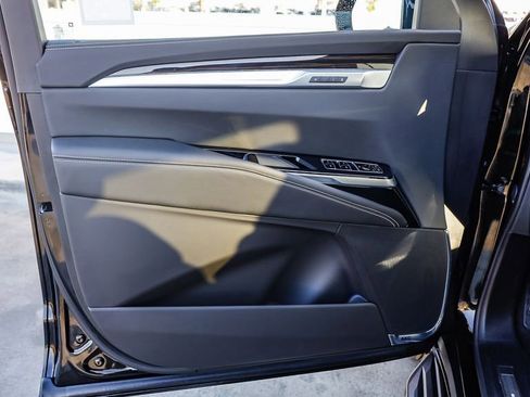 Used 2025 Cadillac Escalade Premium Luxury image 23