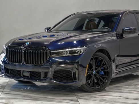 Used 2022 BMW 750i xDrive w/ Luxury Rear Seating Package AWD/4WD image 7