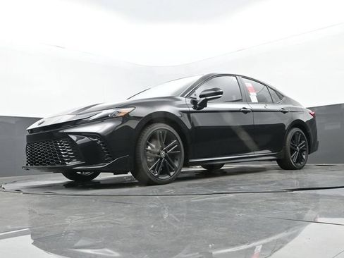 New 2026 Toyota Camry Hybrid FWD image 26