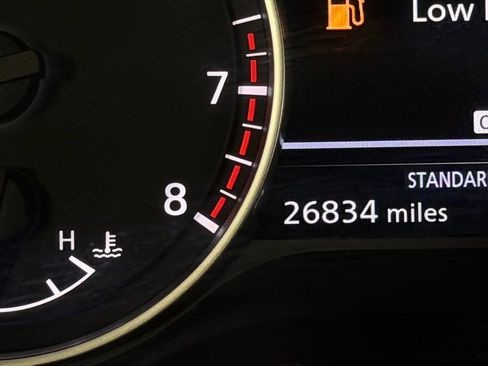 Used 2023 Nissan Pathfinder SL FWD image 15
