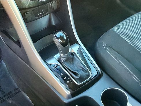Used 2013 Hyundai Elantra GT image 25