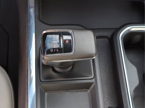 Used 2022 GMC Sierra 1500 SLT w/ SLT Premium Plus Package AWD/4WD image 23