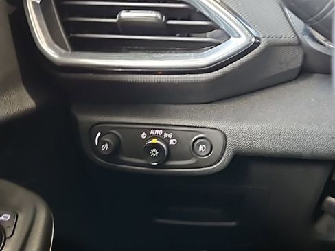 Used 2022 Chevrolet TrailBlazer LT w/ Convenience Package image 32