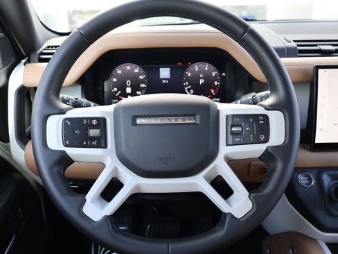 Certified 2025 Land Rover Defender 110 X-Dynamic SE AWD/4WD image 15