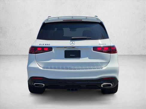 Used 2024 Mercedes-Benz GLS 580 4MATIC image 6
