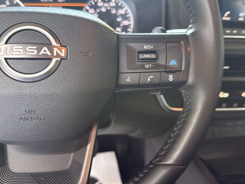 Used 2025 Nissan Rogue SV FWD image 16