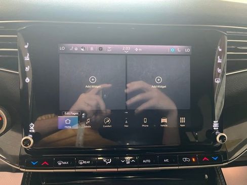 Used 2023 Jeep Wagoneer 4WD w/ Convenience Group I image 15