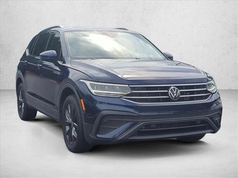 Used 2023 Volkswagen Tiguan SE FWD image 4