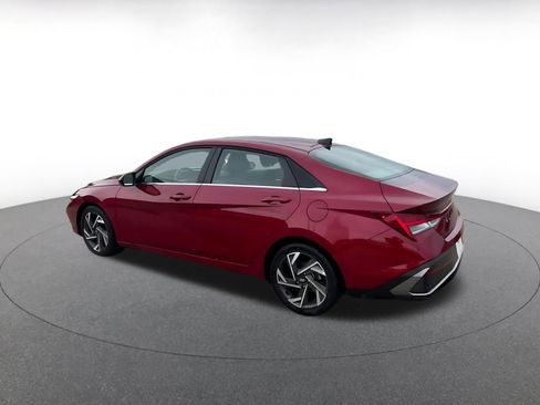 Used 2025 Hyundai Elantra SEL image 10