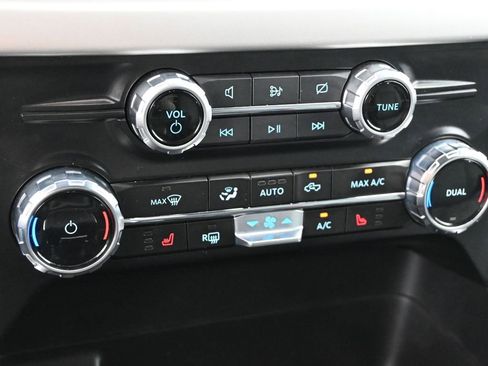 Used 2023 Ford F150 Lightning XLT image 17