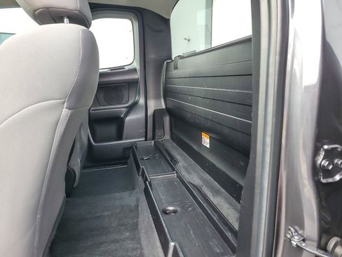 Used 2022 Toyota Tacoma SR image 9