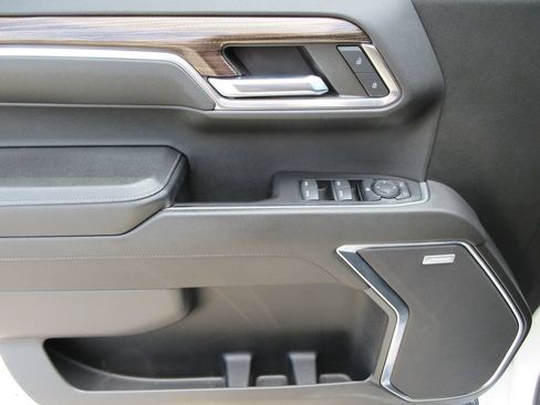 Certified 2023 Chevrolet Silverado 1500 LT Trail Boss w/ Convenience Package II AWD/4WD image 23