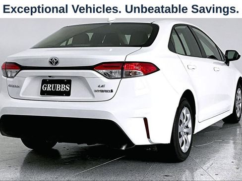 Used 2024 Toyota Corolla LE FWD image 2
