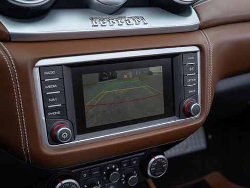 Used 2017 Ferrari California T image 45