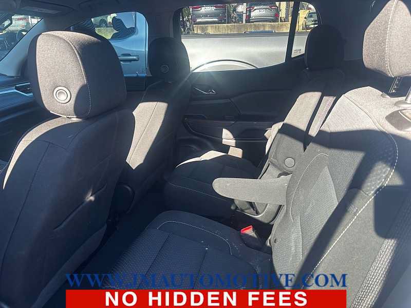 Used 2022 GMC Acadia SLE w/ Driver Convenience Package AWD/4WD image 3