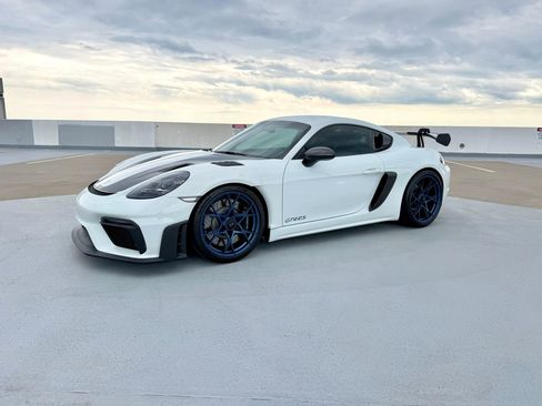Used 2024 Porsche 718 Cayman GT4 RS w/ Weissach Package RWD image 4