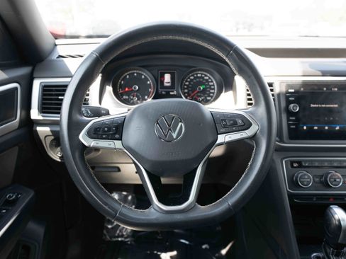 Used 2021 Volkswagen Atlas Cross Sport SE w/ Panoramic Sunroof Package FWD image 21