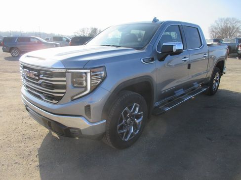 New 2026 GMC Sierra 1500 SLT w/ SLT Premium Package image 9