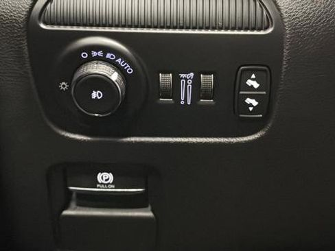 Used 2024 Jeep Wagoneer 4WD w/ Convenience Group I image 29