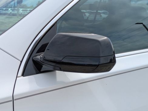 Used 2020 Chevrolet Traverse LS image 12