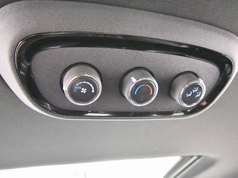 Used 2024 Dodge Durango GT image 17