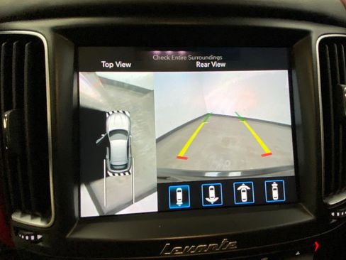 Used 2018 Maserati Levante GranLusso image 32